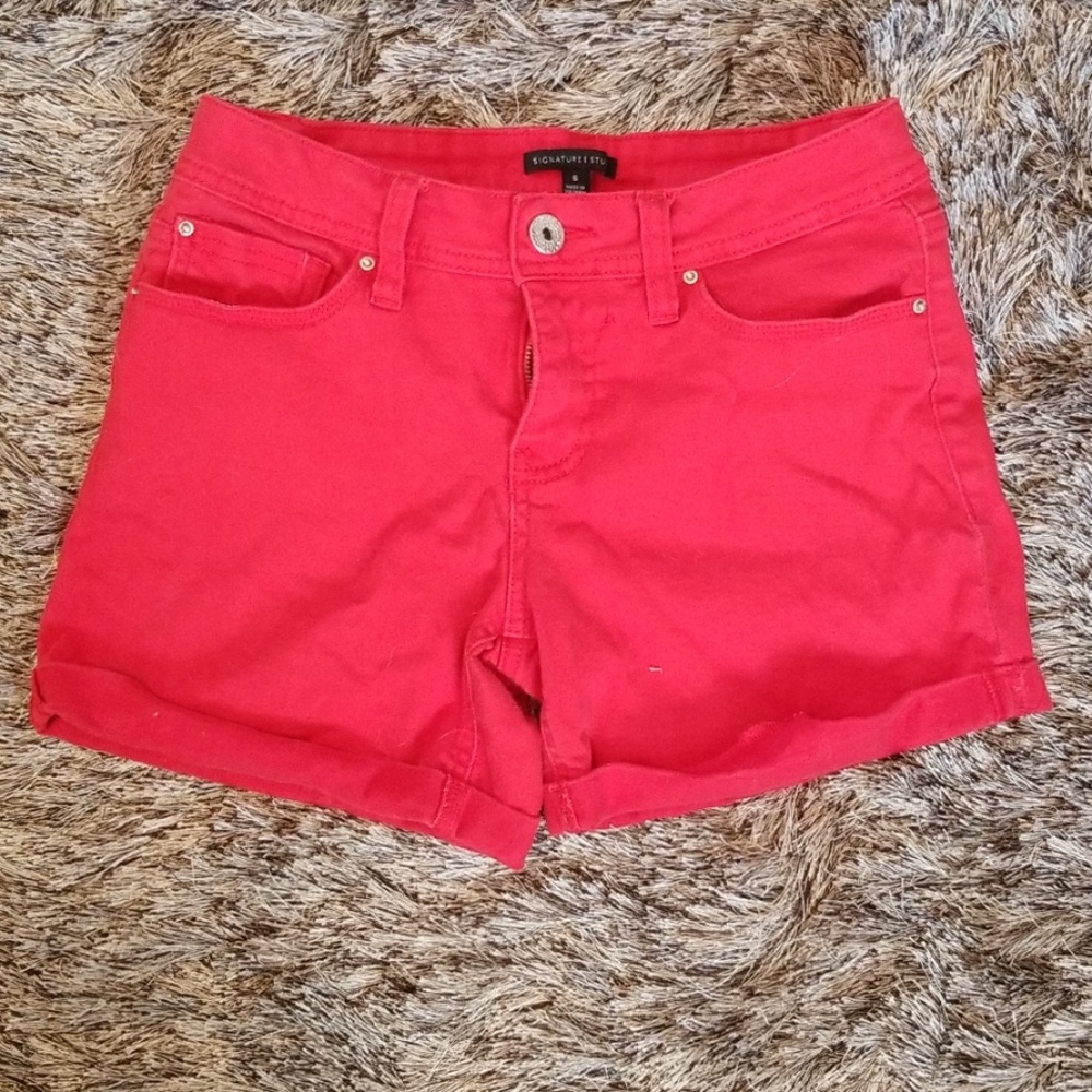 Signature studio red shorts size 6